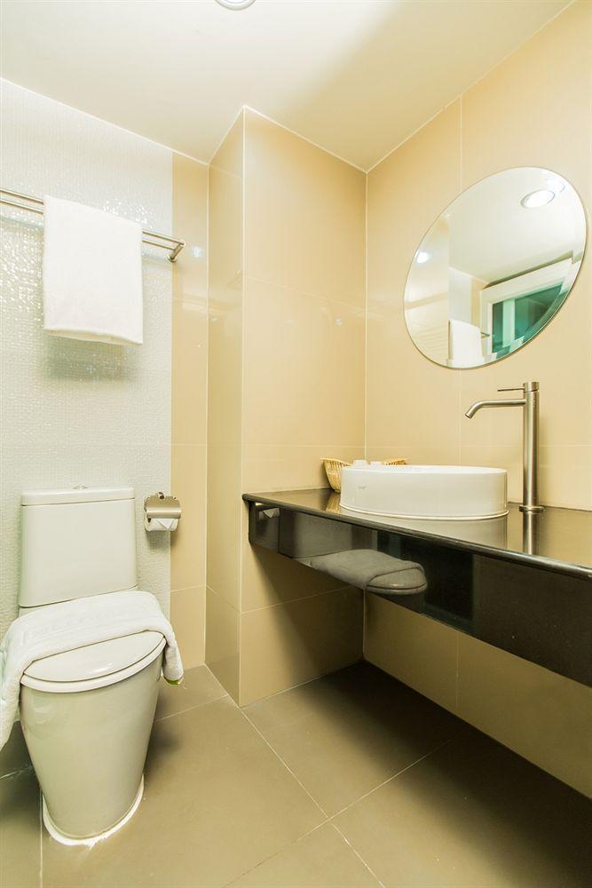 Le Touche Hotel Bangkok Extérieur photo