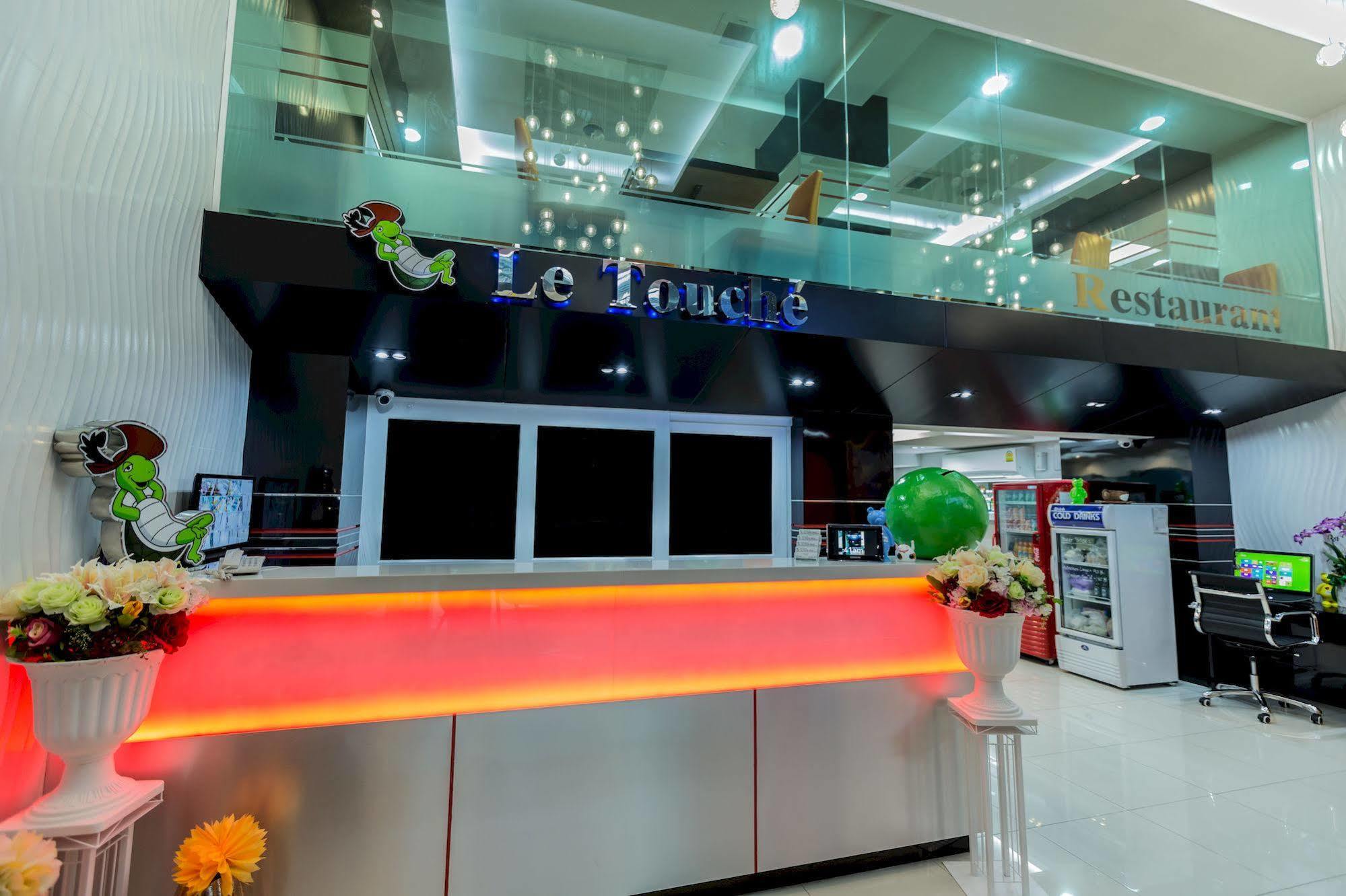 Le Touche Hotel Bangkok Extérieur photo