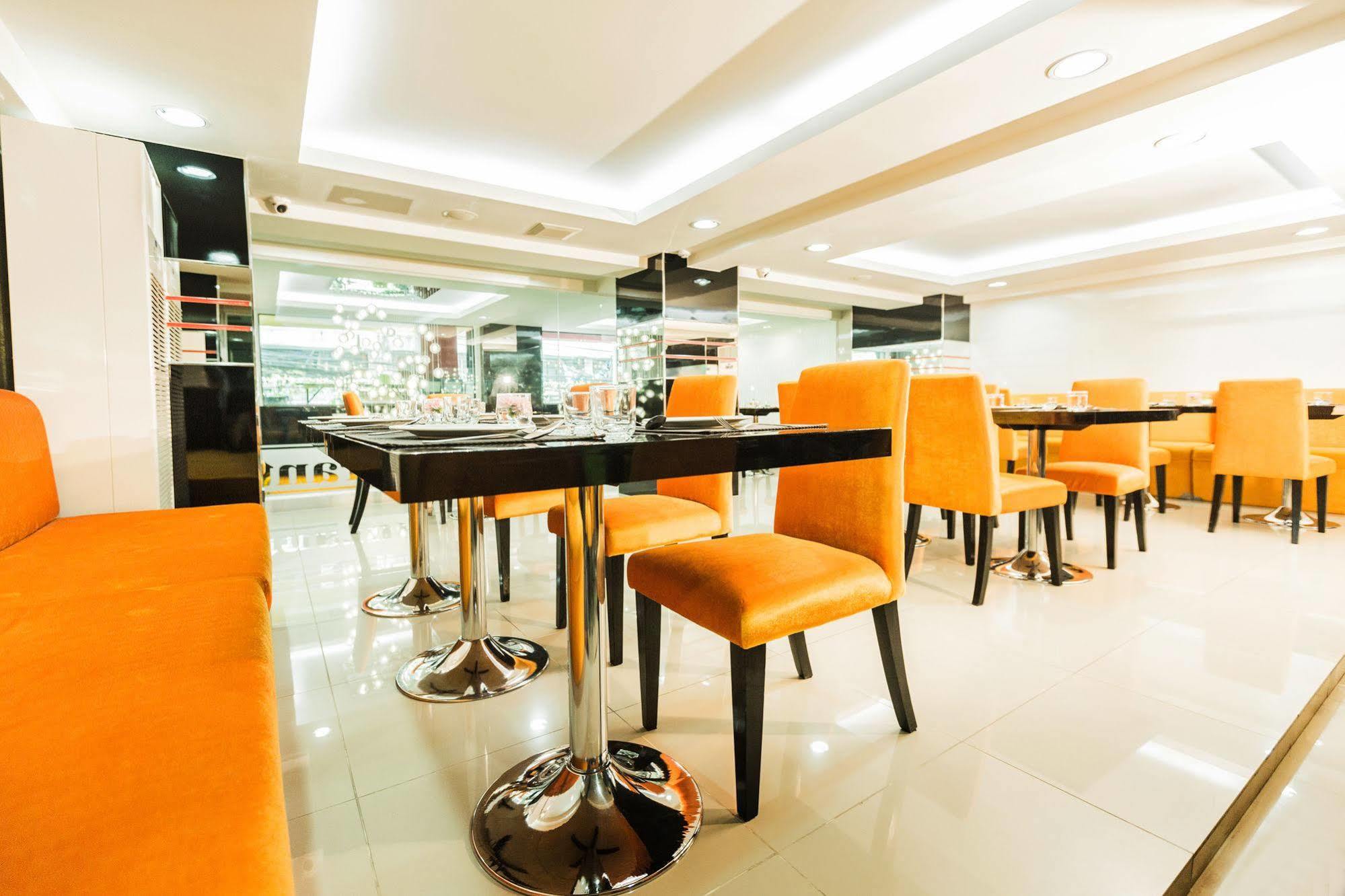 Le Touche Hotel Bangkok Extérieur photo