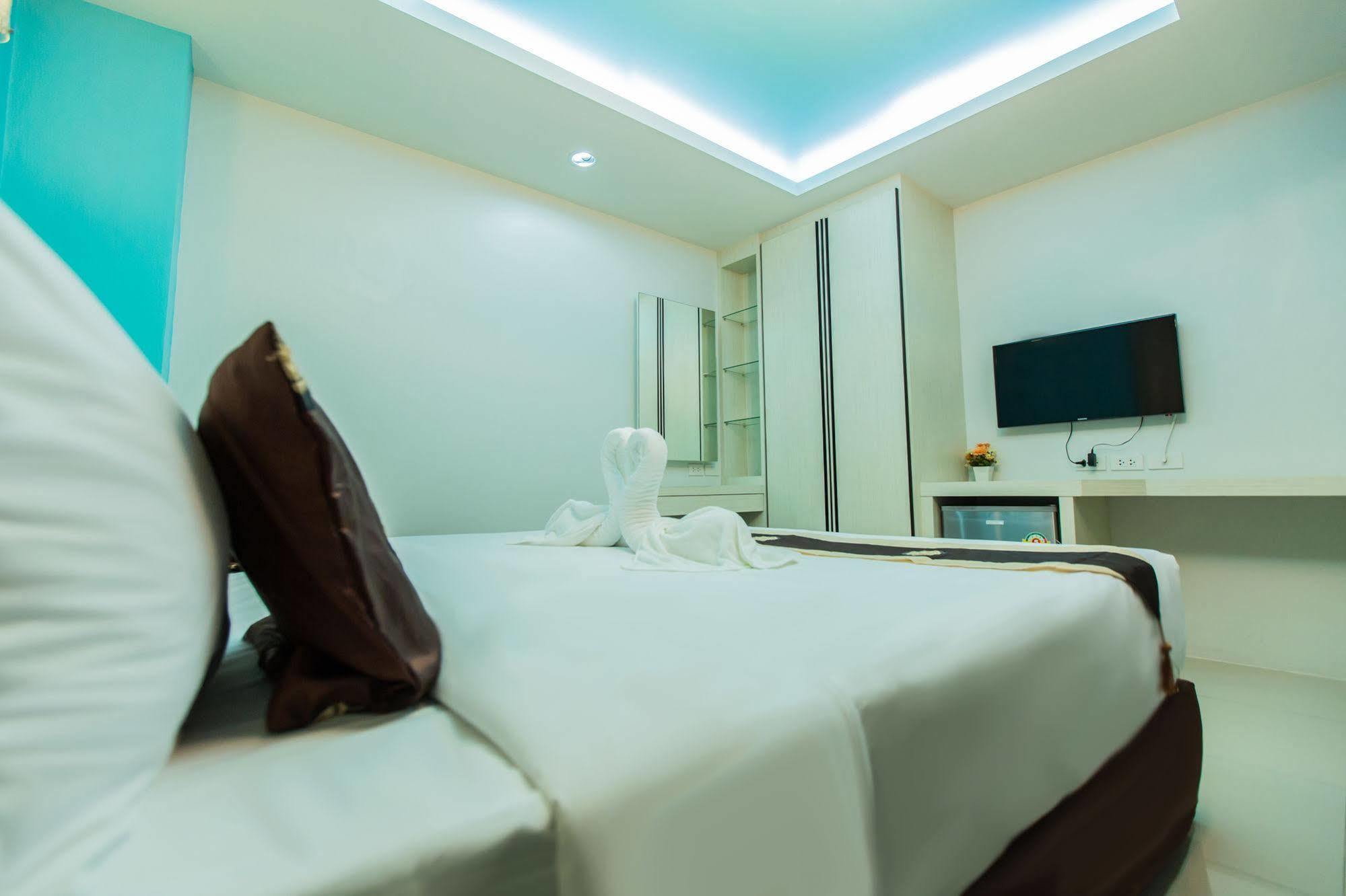 Le Touche Hotel Bangkok Extérieur photo