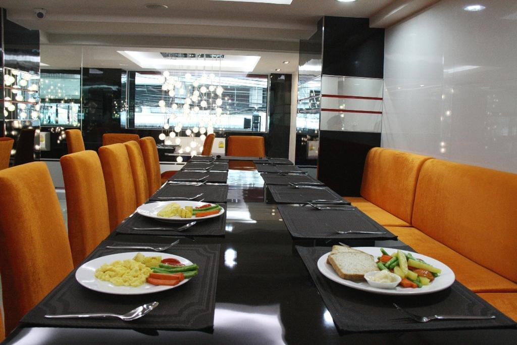 Le Touche Hotel Bangkok Extérieur photo